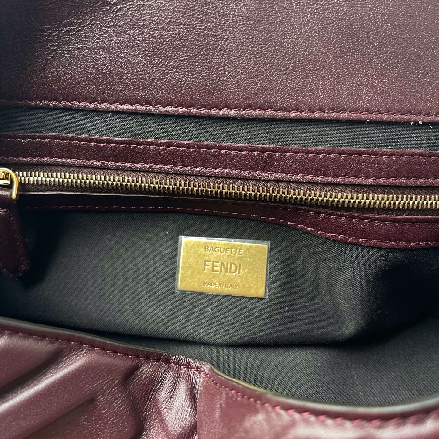 Fendi Baguette Tasche Bordeaux